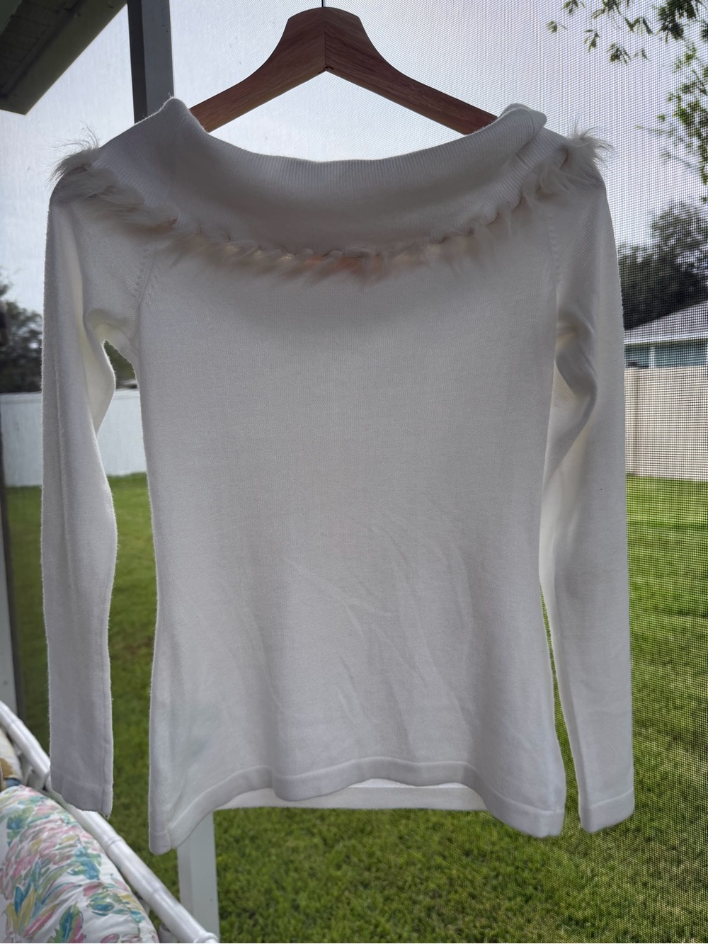 Lilly Pulitzer Alira Off Shoulder Faux Fur Sweater XS Ivory Cashmere - Picture 6 of 12